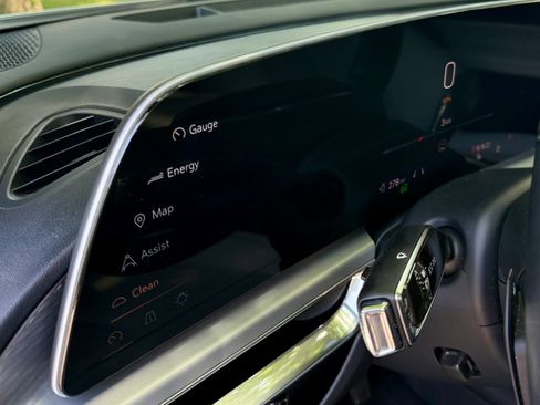Used 2024 Cadillac Lyriq Sport RWD image 13