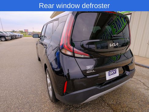 Used 2023 Kia Soul LX w/ LX Technology Package image 6