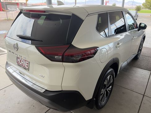 Used 2023 Nissan Rogue SV FWD image 4