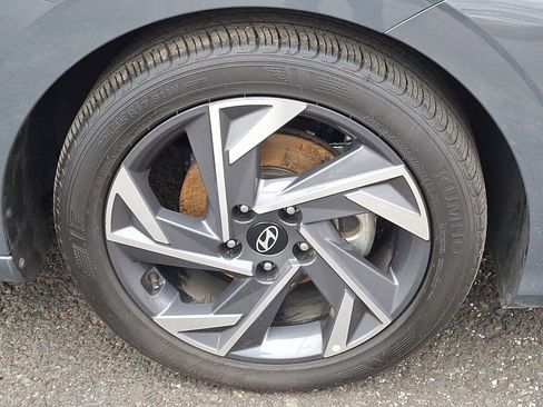 Certified 2025 Hyundai Elantra Sport image 9