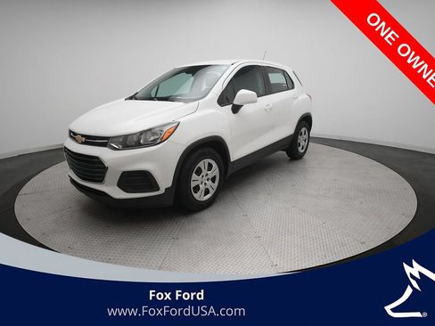 Used 2017 Chevrolet Trax LS FWD image 1