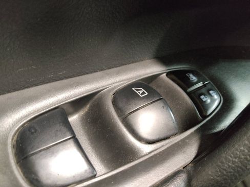 Used 2020 Nissan Rogue SV FWD image 27