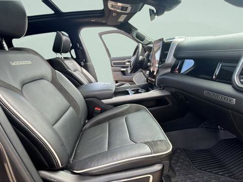 Used 2025 RAM 1500 Laramie w/ Night Edition image 27