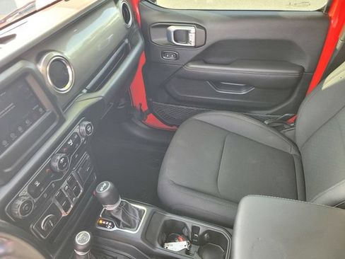 Used 2021 Jeep Wrangler Unlimited Sahara AWD/4WD image 11