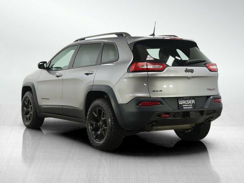 Used 2016 Jeep Cherokee Trailhawk w/ Cold Weather Group AWD/4WD image 3