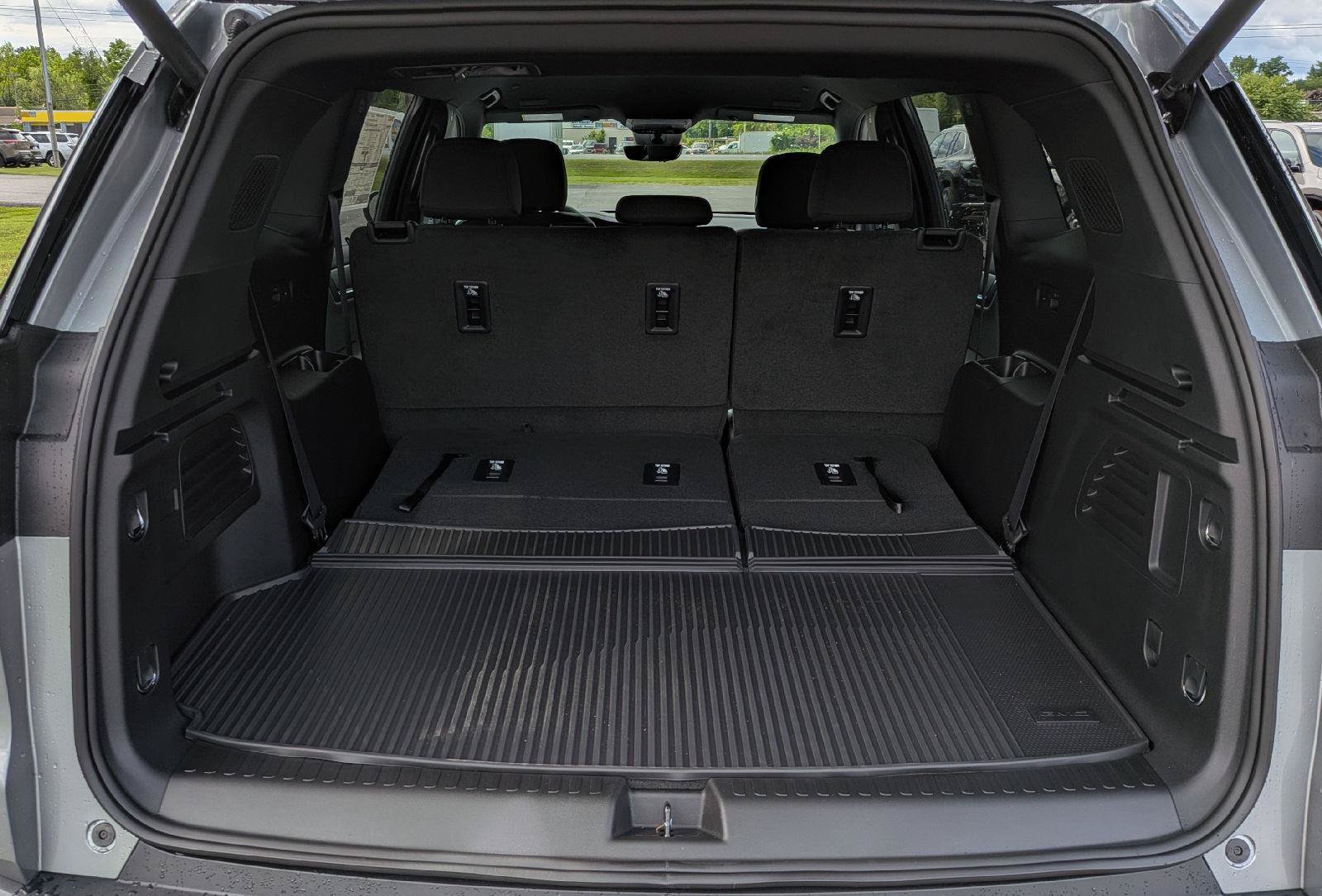 New 2026 GMC Acadia Elevation w/ LPO, All-Weather Package AWD/4WD image 10