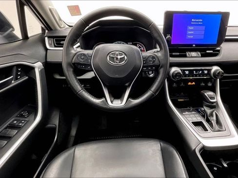 Used 2023 Toyota RAV4 XLE Premium image 4