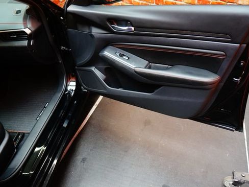 Certified 2022 Nissan Altima 2.0 SR FWD image 46
