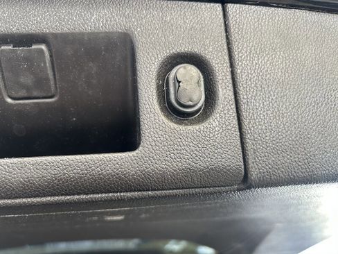 Used 2017 Chevrolet Suburban LT image 13