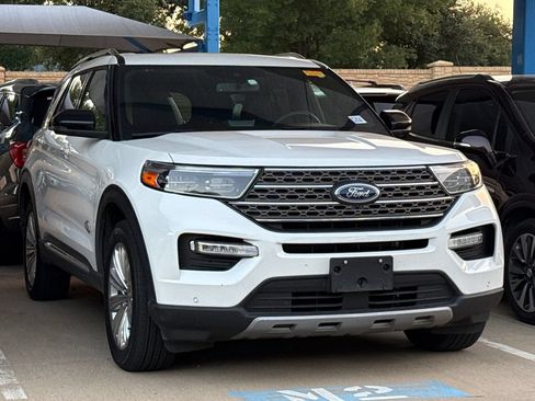 Used 2024 Ford Explorer King Ranch w/ Technology Package AWD/4WD image 3