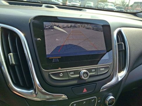 Used 2019 Chevrolet Equinox LT image 18
