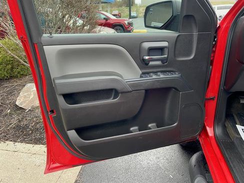 Used 2018 Chevrolet Silverado 1500 Custom w/ Custom Value Package image 9