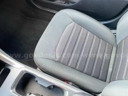 Used 2019 Ford Fusion SE FWD image 20