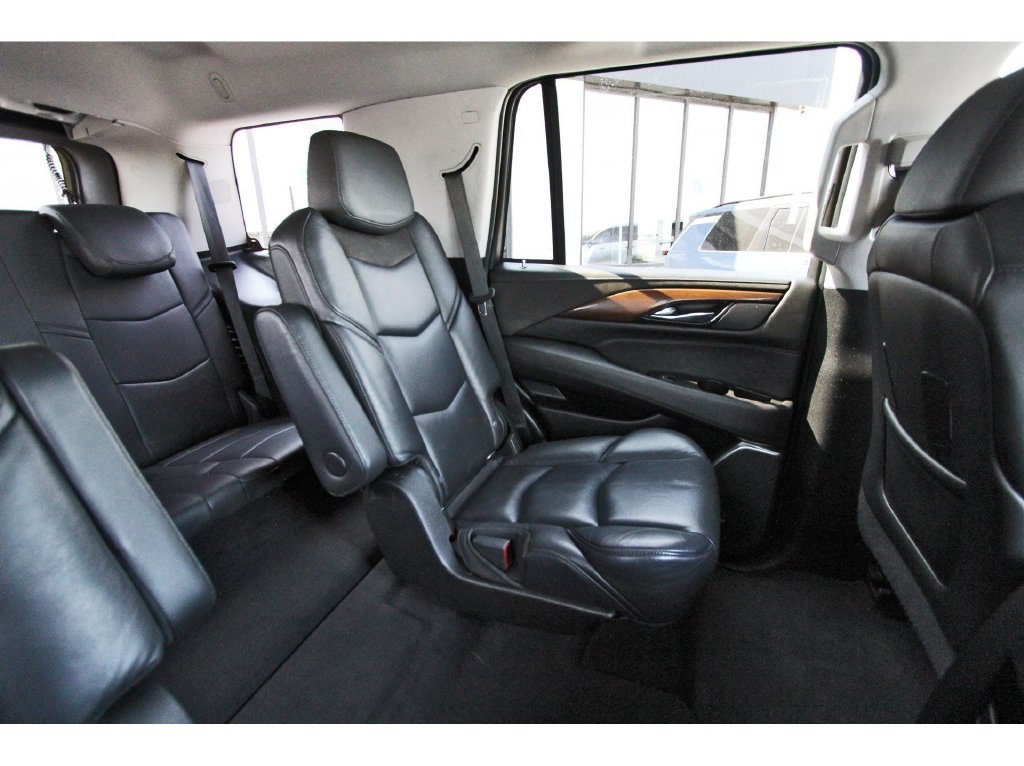 Used 2020 Cadillac Escalade Premium Luxury w/ LPO, Radiant Package AWD/4WD image 12