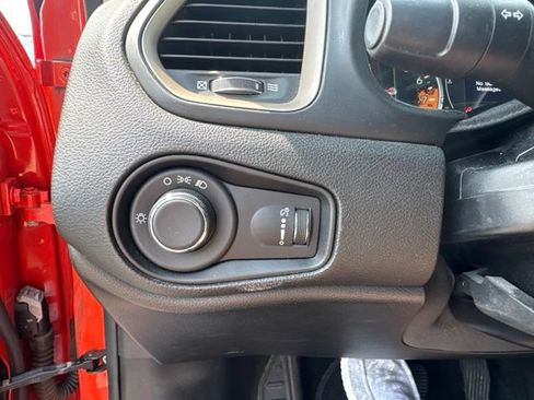 Used 2017 Jeep Renegade Sport w/ Power & Air Group AWD/4WD image 22