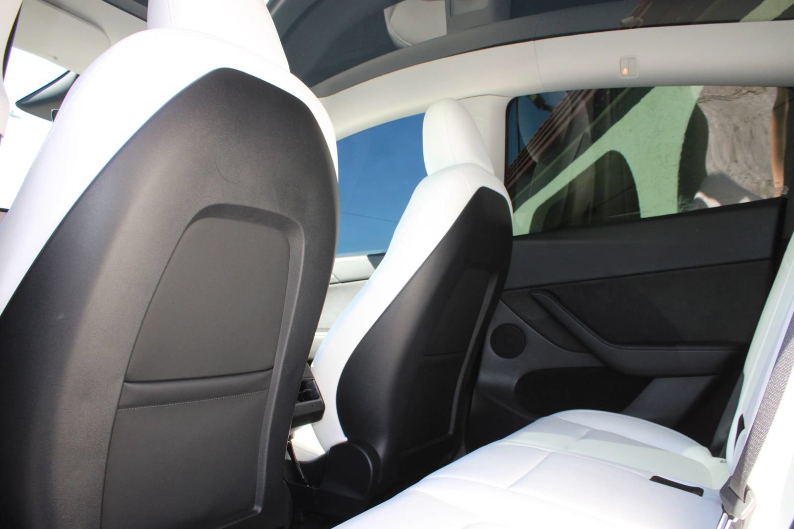 Used 2024 Tesla Model Y 2WD image 15