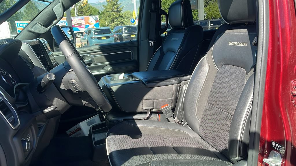 Used 2025 RAM 1500 Laramie AWD/4WD image 10