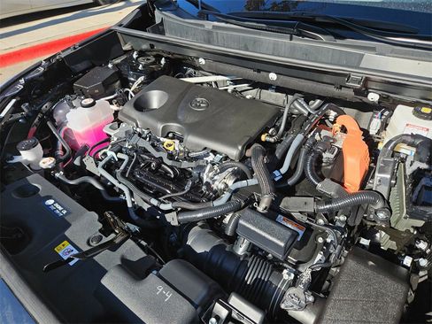 Used 2025 Toyota RAV4 XLE image 23