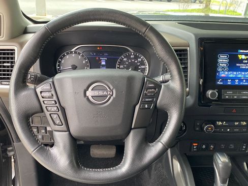 Certified 2022 Nissan Frontier SV AWD/4WD image 32