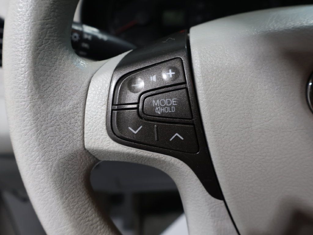 Used 2012 Toyota Sienna LE w/ Towing Pkg AWD/4WD image 26