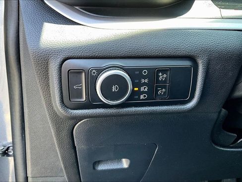 Used 2023 Ford Explorer XLT w/ Equipment Group 202A AWD/4WD image 15