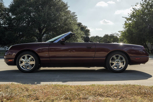 Used 2004 Ford Thunderbird RWD image 3