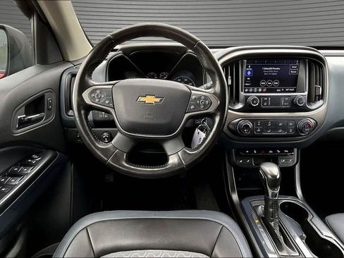 Used 2022 Chevrolet Colorado Z71 AWD/4WD image 9