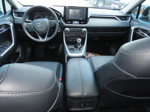 Used 2022 Toyota RAV4 XLE Premium FWD image 22