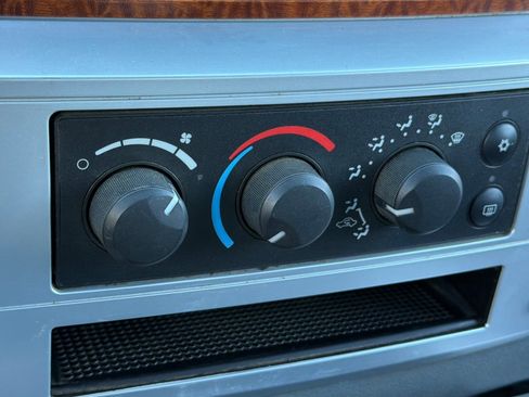 Used 2006 Dodge Ram 2500 Truck SLT image 18