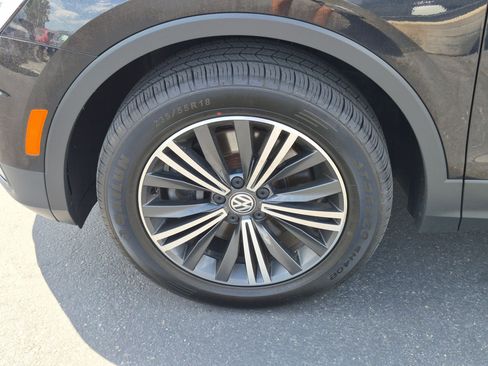 Used 2018 Volkswagen Tiguan SEL AWD/4WD image 11