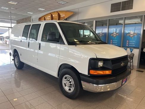 Used 2014 Chevrolet Express 2500 image 3