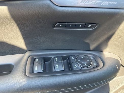 Used 2023 Cadillac XT6 Premium Luxury image 8