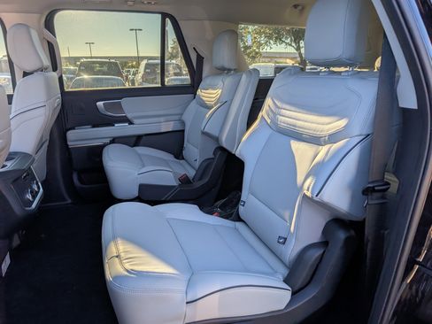 New 2025 Ford Expedition Max Platinum w/ Platinum Ultimate Package image 24