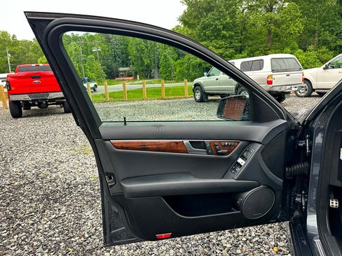 Used 2014 Mercedes-Benz C 250 Sedan image 6