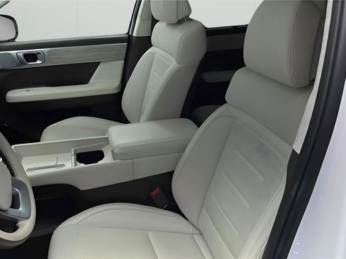 Used 2024 Hyundai Santa Fe Calligraphy AWD/4WD image 8