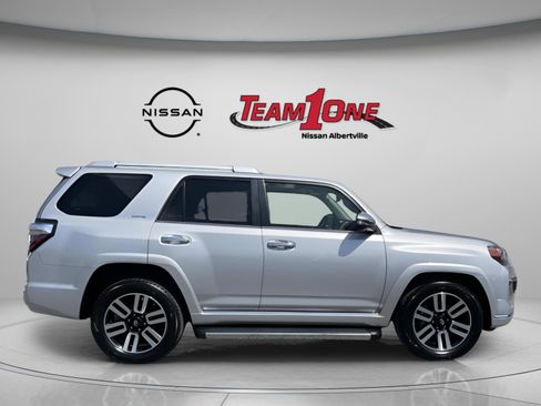 Used 2024 Toyota 4Runner Limited RWD image 9