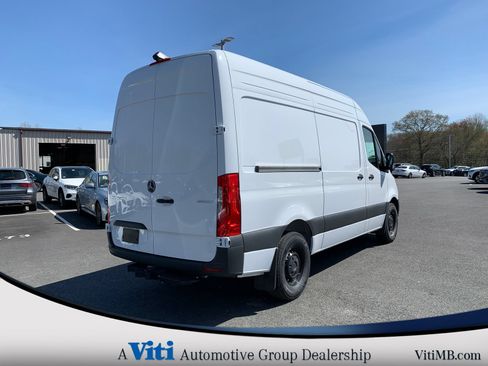 Used 2025 Mercedes-Benz Sprinter 2500 image 8
