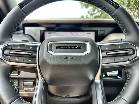 New 2026 GMC Yukon Denali w/ Denali Reserve Package AWD/4WD image 33