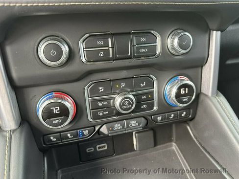 Used 2023 GMC Yukon XL SLT w/ SLT Premium Package RWD image 14