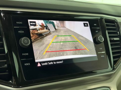 Used 2021 Volkswagen Atlas SEL FWD image 25