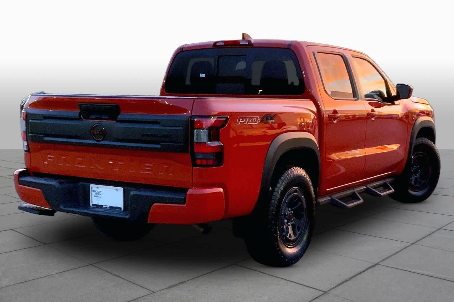 Used 2025 Nissan Frontier PRO-4X AWD/4WD image 12