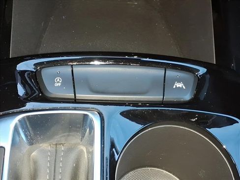 Used 2024 Chevrolet Trax ACTIV w/ Driver Confidence Package image 25