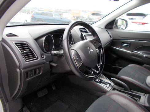 Used 2024 Mitsubishi Outlander Sport AWD image 12
