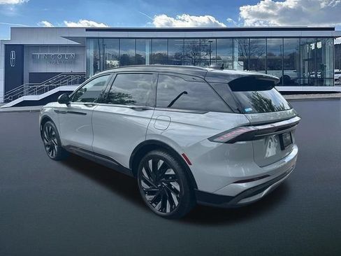 New 2026 Lincoln Nautilus Reserve w/ Jet Appearance Package AWD/4WD image 5