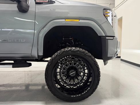 Used 2024 GMC Sierra 2500 Denali w/ Denali Reserve Package image 23