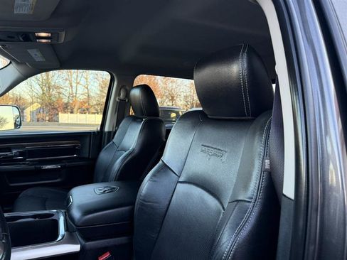 Used 2016 RAM 3500 Laramie image 31