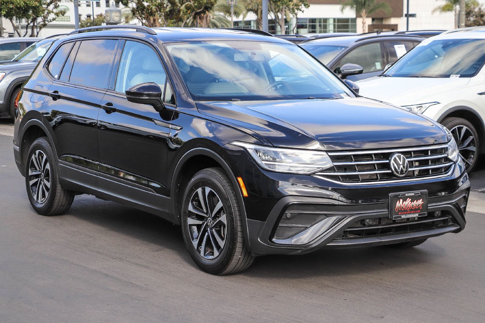 Used 2022 Volkswagen Tiguan S FWD image 3