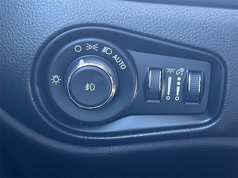 Used 2022 Jeep Renegade Latitude image 27