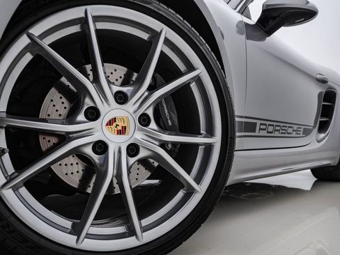 Used 2024 Porsche 718 Boxster RWD image 5