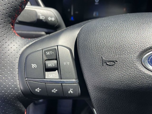 Used 2025 Ford Escape ST-Line Select AWD/4WD image 30